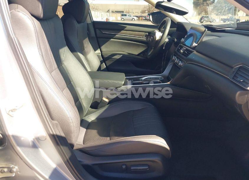 Photo 5 of 2020 Honda Accord TOURING (VIN 1HGCV2F93LA021036)