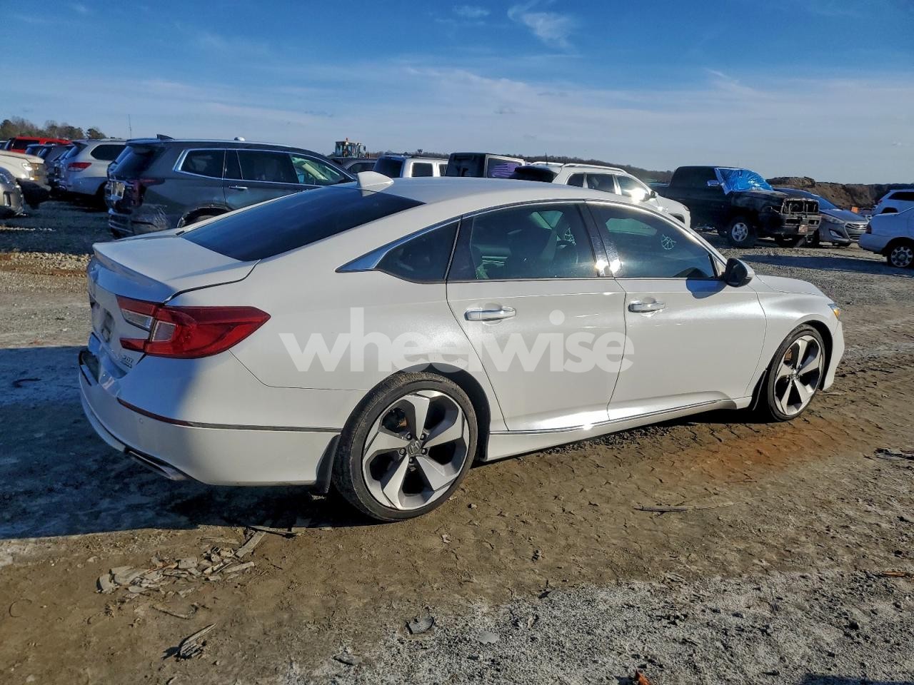 Photo 3 of 2018 HONDA ACCORD TOURING (VIN 1HGCV2F94JA045424)