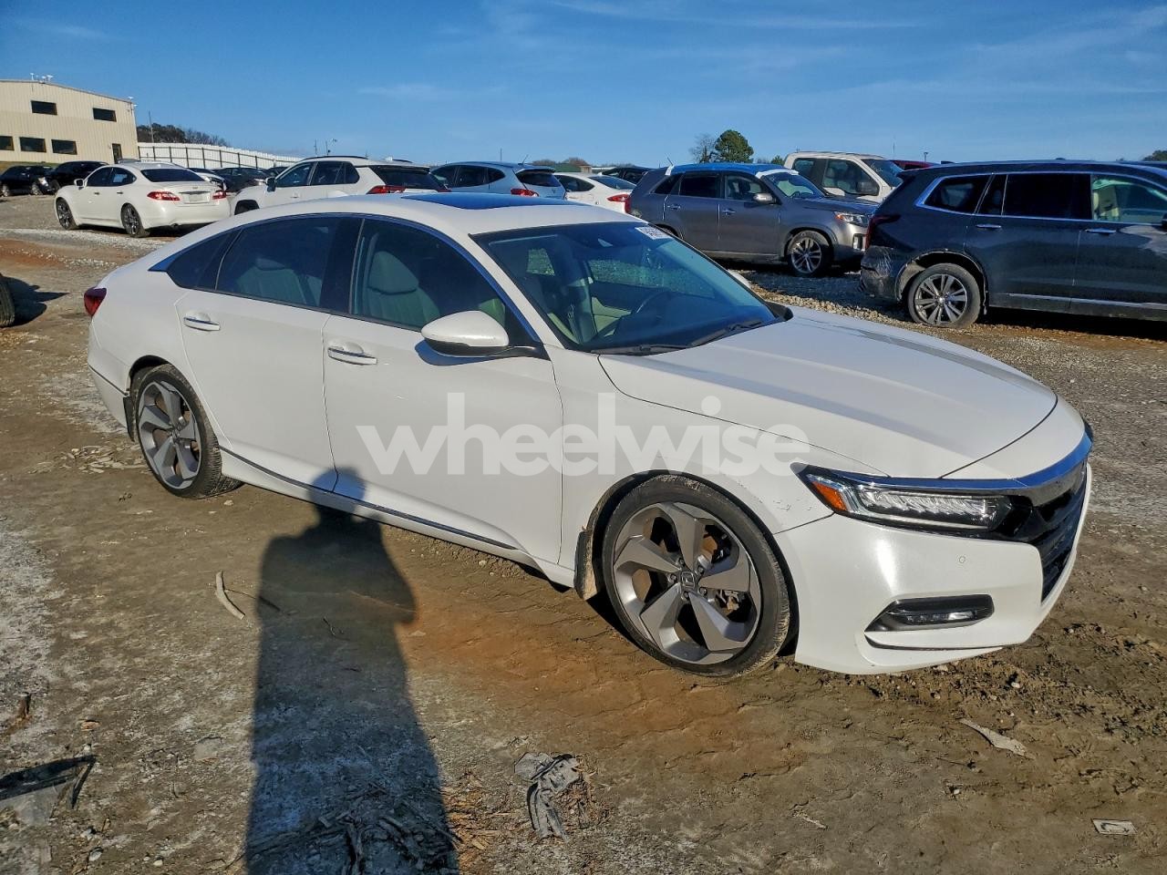 Photo 4 of 2018 HONDA ACCORD TOURING (VIN 1HGCV2F94JA045424)