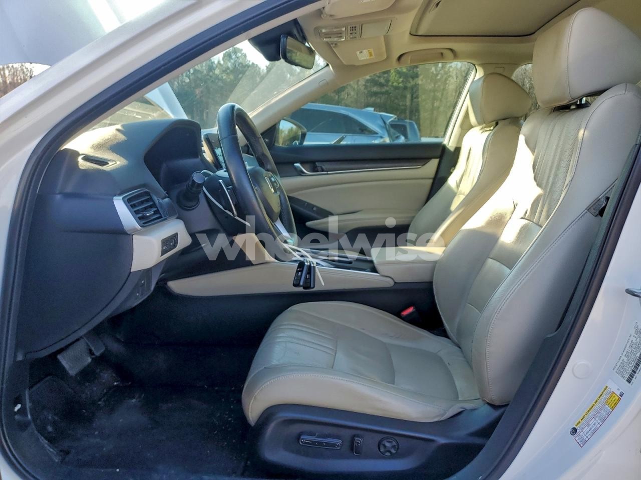Photo 7 of 2018 HONDA ACCORD TOURING (VIN 1HGCV2F94JA045424)