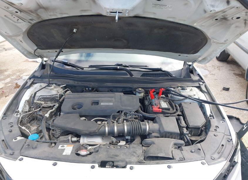 Photo 10 of 2018 Honda Accord TOURING 2.0T (VIN 1HGCV2F94JA048288)