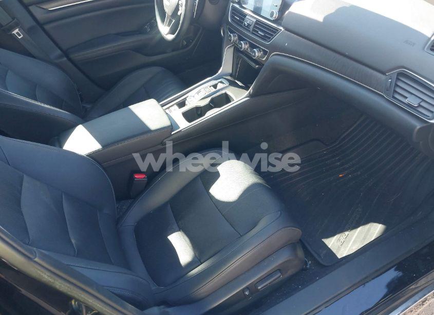 Photo 5 of 2019 Honda Accord TOURING 2.0T (VIN 1HGCV2F94KA003708)