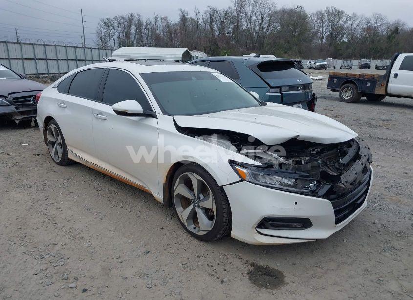 2018 Honda Accord TOURING 2.0T (VIN 1HGCV2F95JA027434) main photo