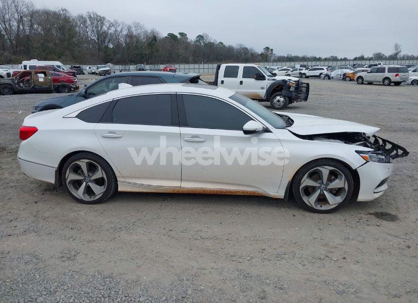 Photo 14 of 2018 Honda Accord TOURING 2.0T (VIN 1HGCV2F95JA027434)