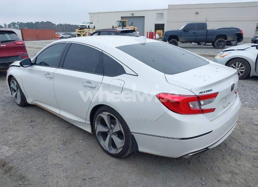 Photo 3 of 2018 Honda Accord TOURING 2.0T (VIN 1HGCV2F95JA027434)
