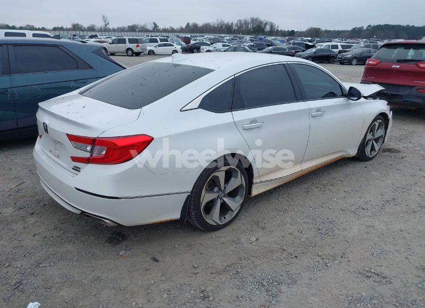 Photo 4 of 2018 Honda Accord TOURING 2.0T (VIN 1HGCV2F95JA027434)