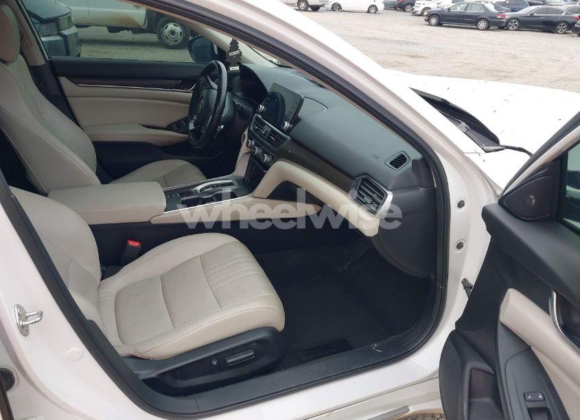 Photo 5 of 2018 Honda Accord TOURING 2.0T (VIN 1HGCV2F95JA027434)