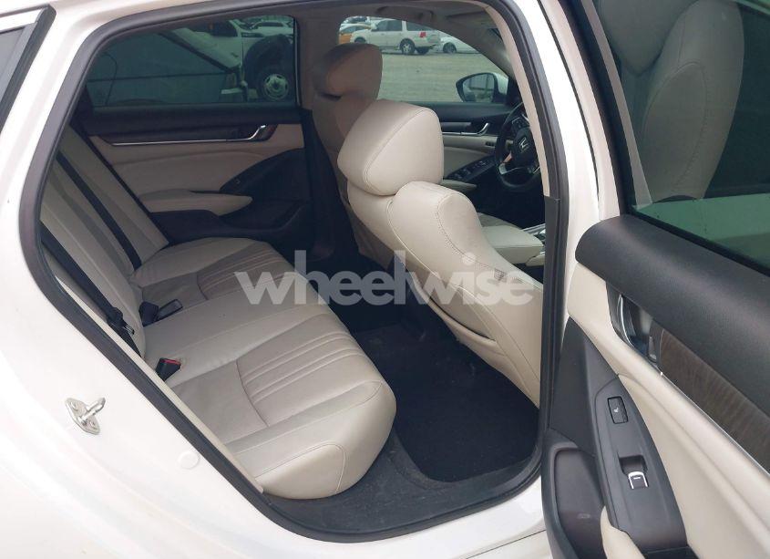 Photo 8 of 2018 Honda Accord TOURING 2.0T (VIN 1HGCV2F95JA027434)