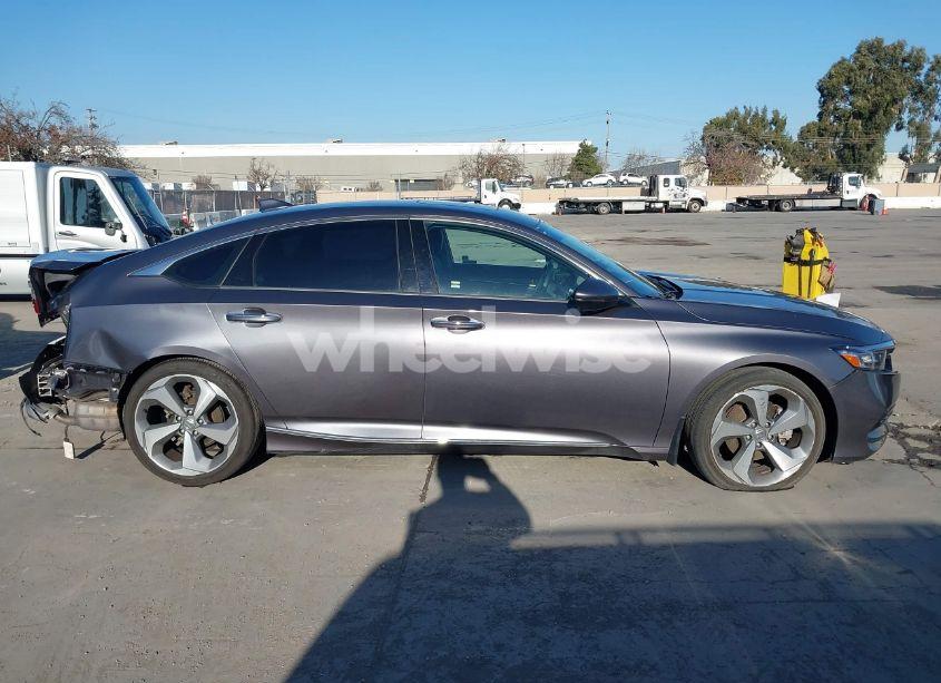 Photo 14 of 2018 Honda Accord TOURING 2.0T (VIN 1HGCV2F95JA029815)