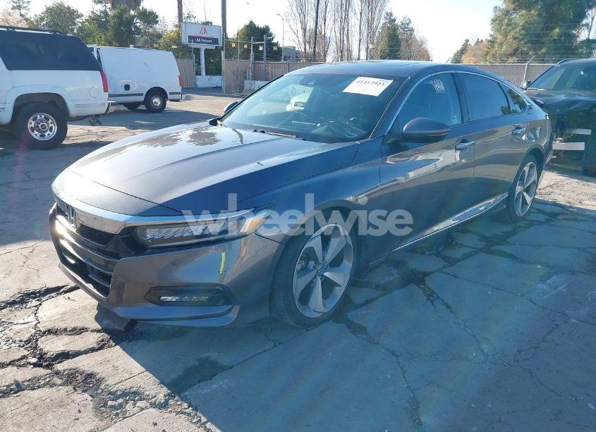 Photo 2 of 2018 Honda Accord TOURING 2.0T (VIN 1HGCV2F95JA029815)