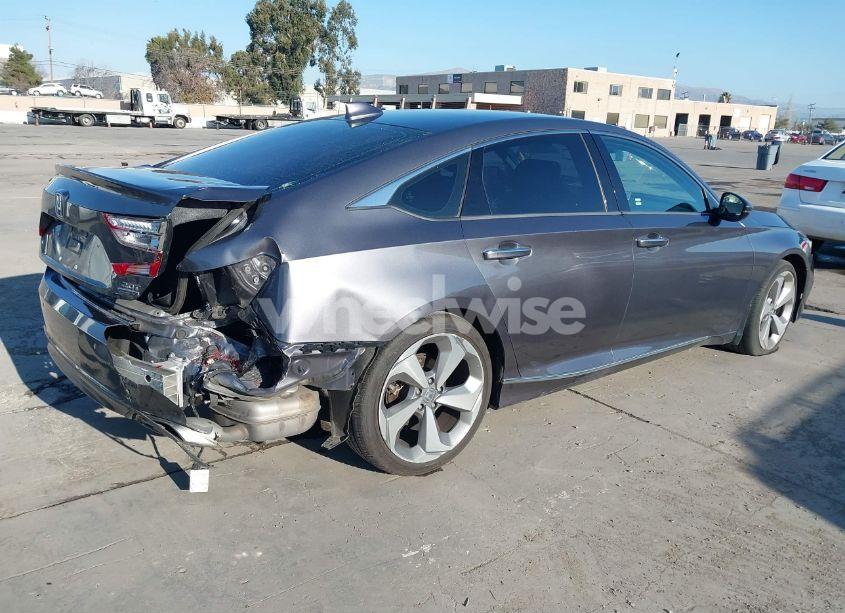 Photo 4 of 2018 Honda Accord TOURING 2.0T (VIN 1HGCV2F95JA029815)