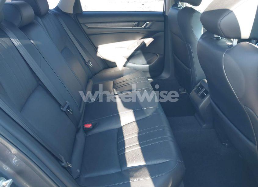 Photo 8 of 2018 Honda Accord TOURING 2.0T (VIN 1HGCV2F95JA029815)