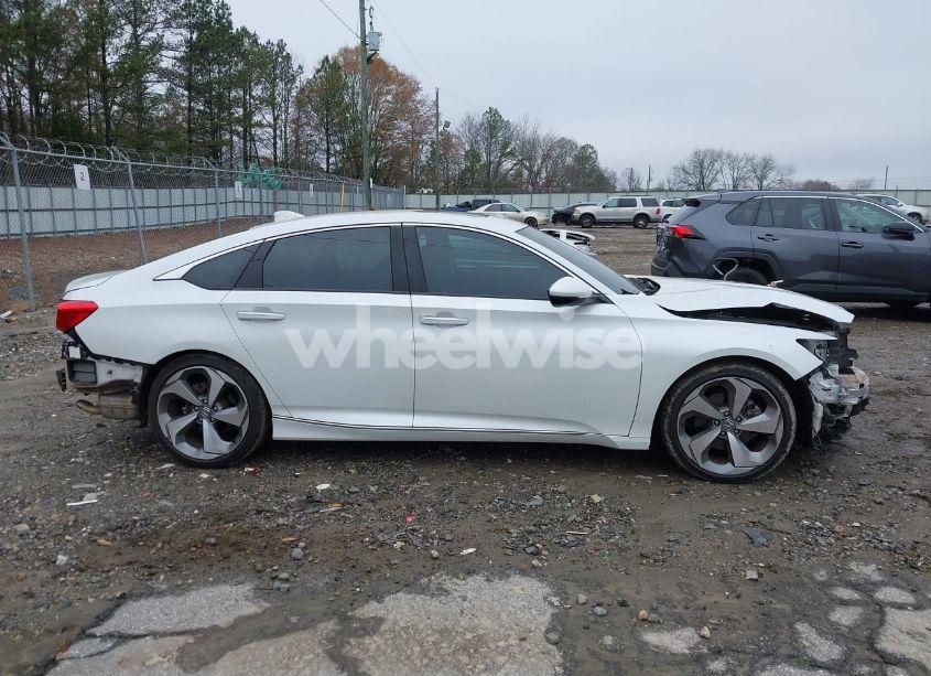 Photo 14 of 2018 Honda Accord TOURING 2.0T (VIN 1HGCV2F95JA040894)