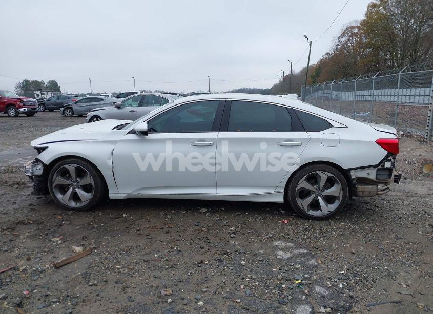 Photo 15 of 2018 Honda Accord TOURING 2.0T (VIN 1HGCV2F95JA040894)