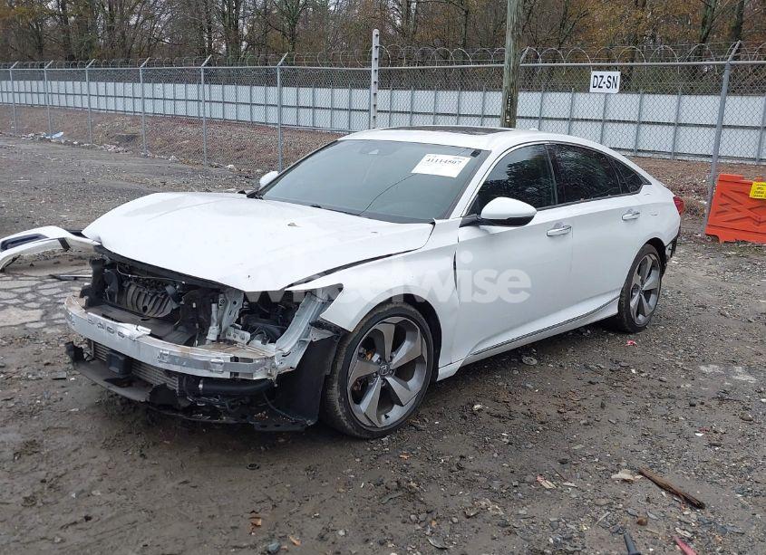 Photo 2 of 2018 Honda Accord TOURING 2.0T (VIN 1HGCV2F95JA040894)