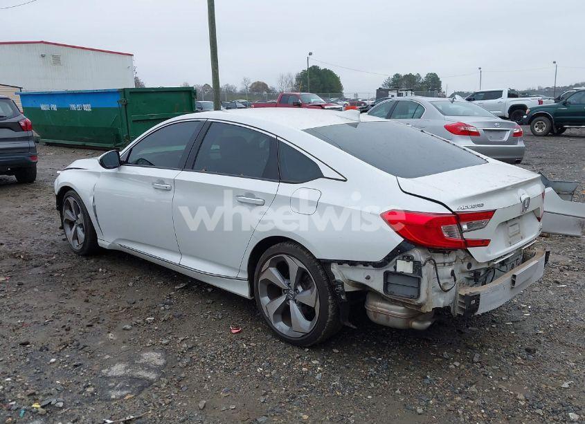 Photo 3 of 2018 Honda Accord TOURING 2.0T (VIN 1HGCV2F95JA040894)