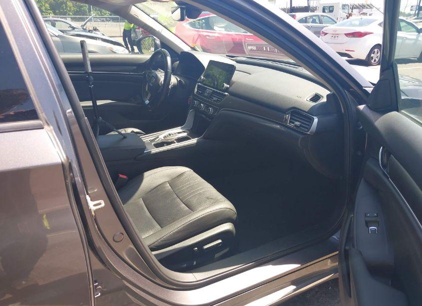 Photo 5 of 2020 Honda Accord TOURING (VIN 1HGCV2F95LA000897)