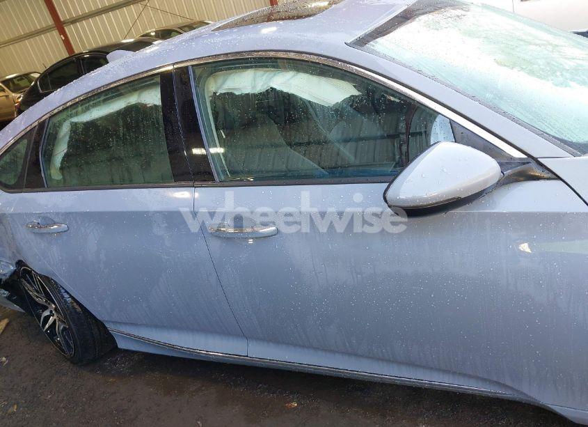 Photo 13 of 2021 Honda Accord TOURING (VIN 1HGCV2F95MA001548)