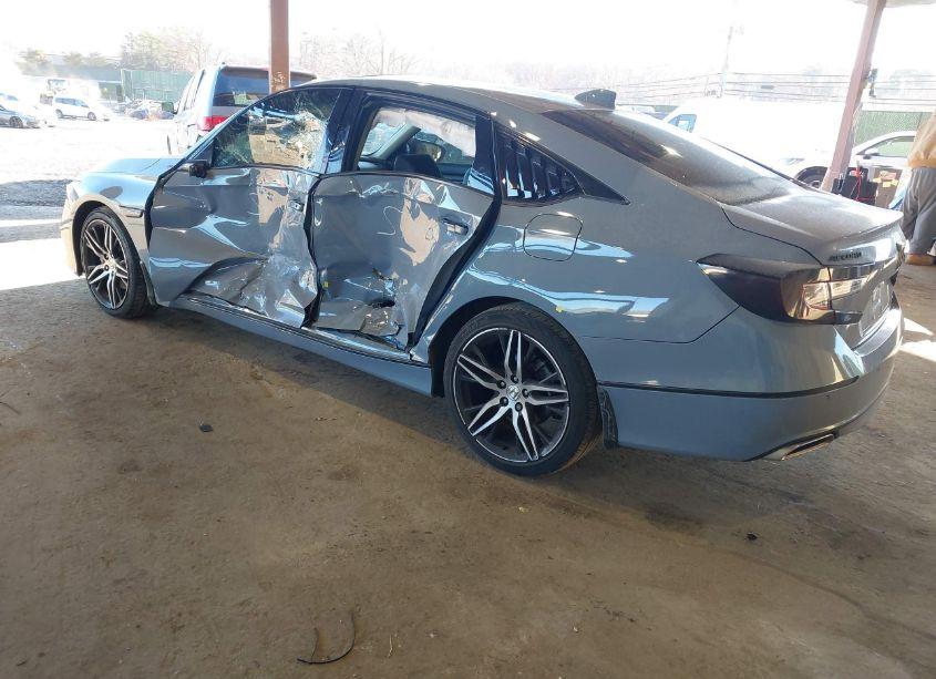 Photo 3 of 2022 Honda Accord TOURING (VIN 1HGCV2F95NA015676)