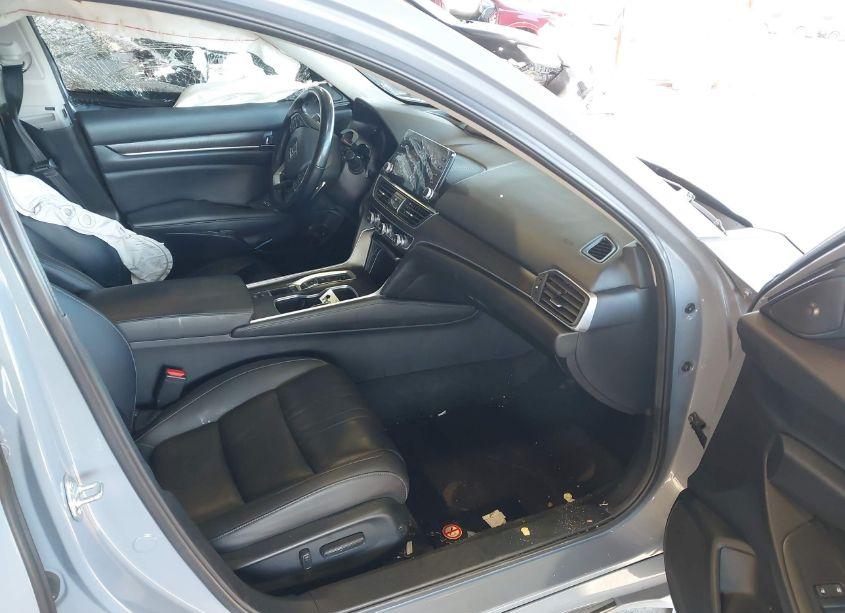 Photo 5 of 2022 Honda Accord TOURING (VIN 1HGCV2F95NA015676)