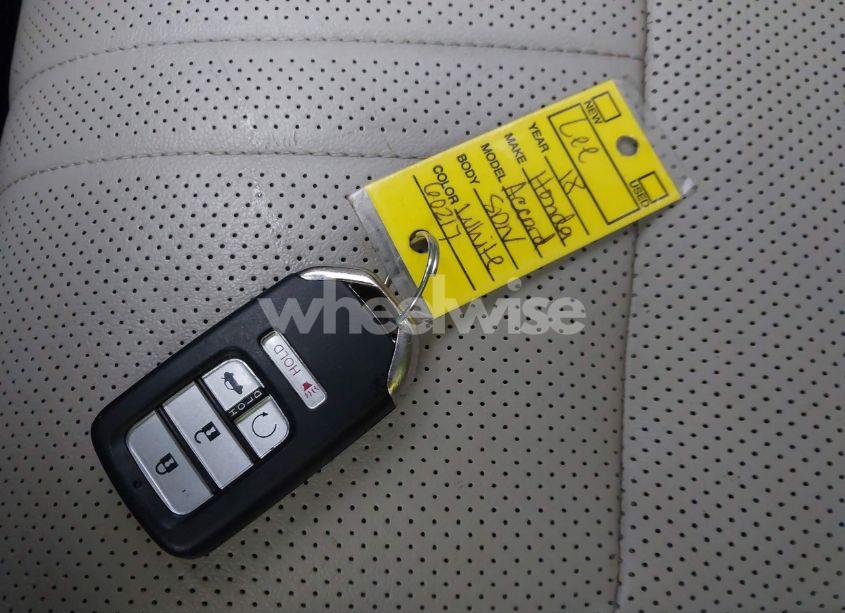 Photo 11 of 2018 Honda Accord TOURING 2.0T (VIN 1HGCV2F96JA002168)