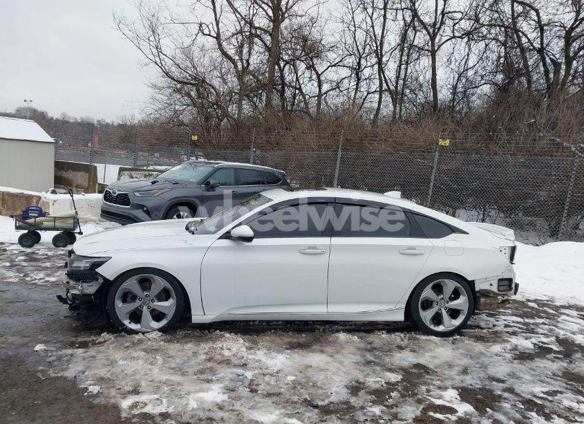 Photo 14 of 2018 Honda Accord TOURING 2.0T (VIN 1HGCV2F96JA002168)