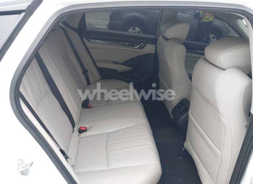 Photo 8 of 2018 Honda Accord TOURING 2.0T (VIN 1HGCV2F96JA002168)