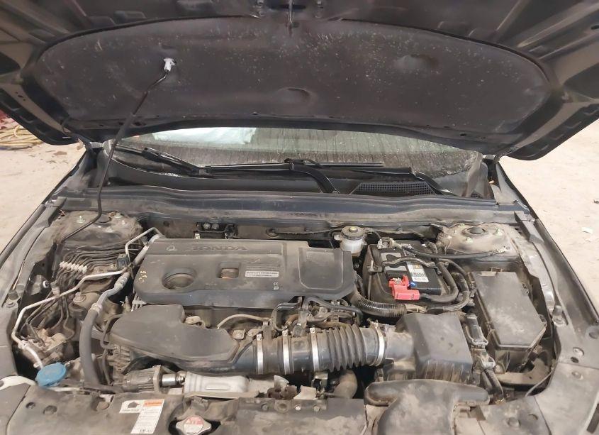 Photo 10 of 2018 Honda Accord TOURING 2.0T (VIN 1HGCV2F96JA012988)