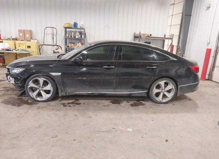 Photo 14 of 2018 Honda Accord TOURING 2.0T (VIN 1HGCV2F96JA012988)