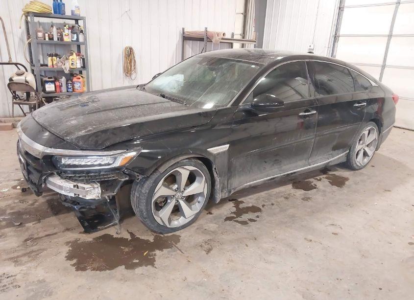 Photo 2 of 2018 Honda Accord TOURING 2.0T (VIN 1HGCV2F96JA012988)