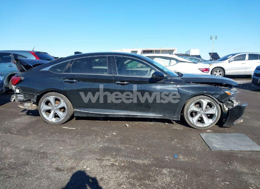 Photo 14 of 2018 Honda Accord TOURING 2.0T (VIN 1HGCV2F96JA029323)