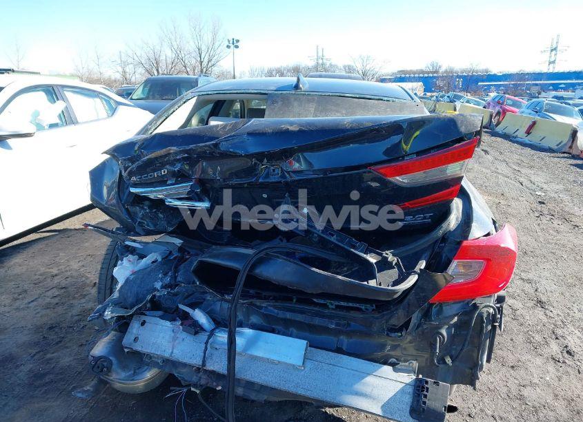 Photo 17 of 2018 Honda Accord TOURING 2.0T (VIN 1HGCV2F96JA029323)