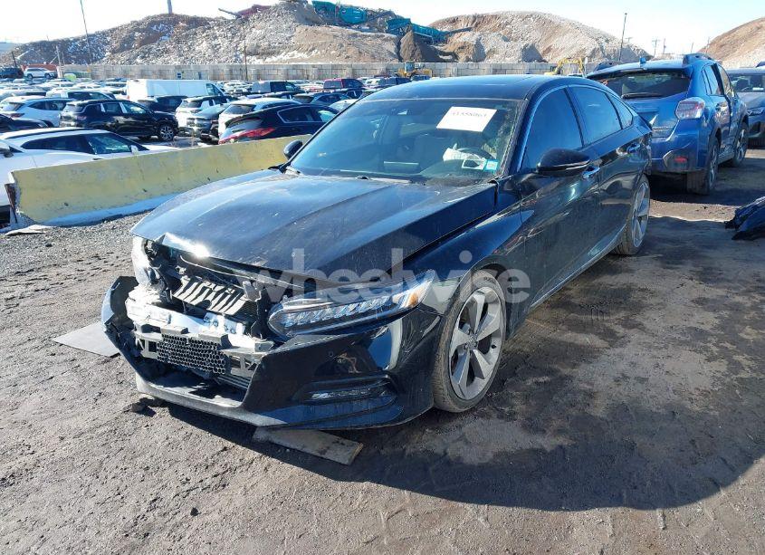 Photo 2 of 2018 Honda Accord TOURING 2.0T (VIN 1HGCV2F96JA029323)