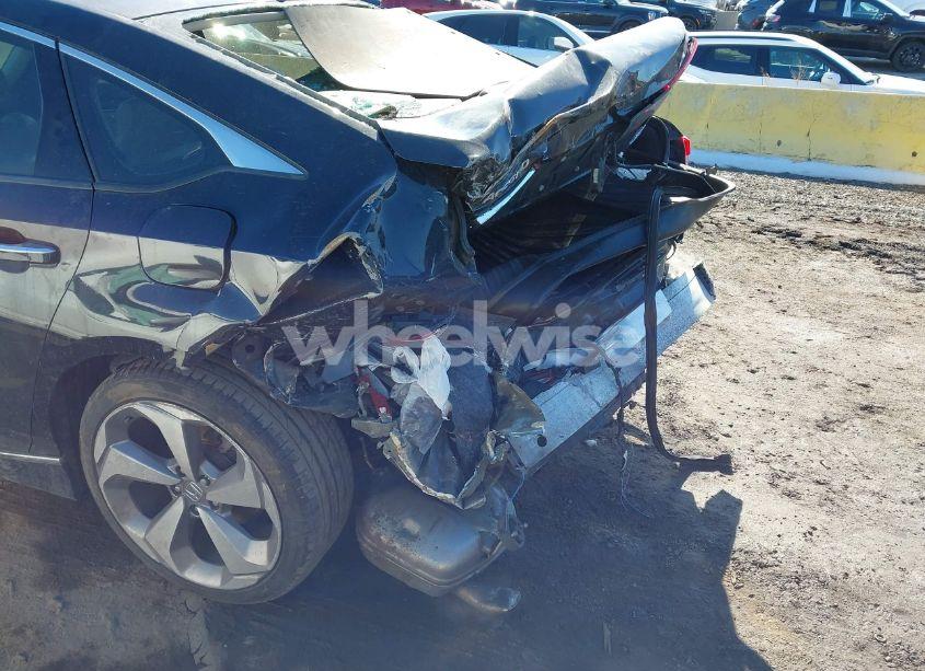 Photo 21 of 2018 Honda Accord TOURING 2.0T (VIN 1HGCV2F96JA029323)