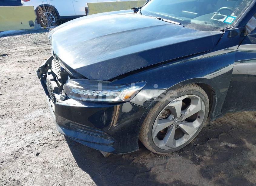 Photo 22 of 2018 Honda Accord TOURING 2.0T (VIN 1HGCV2F96JA029323)