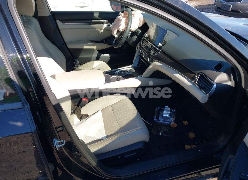 Photo 5 of 2018 Honda Accord TOURING 2.0T (VIN 1HGCV2F96JA029323)