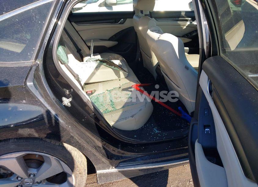 Photo 8 of 2018 Honda Accord TOURING 2.0T (VIN 1HGCV2F96JA029323)