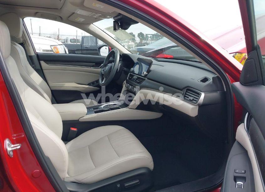 Photo 5 of 2018 Honda Accord TOURING 2.0T (VIN 1HGCV2F96JA035901)