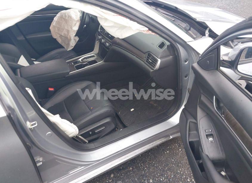 Photo 5 of 2019 Honda Accord TOURING 2.0T (VIN 1HGCV2F96KA009445)