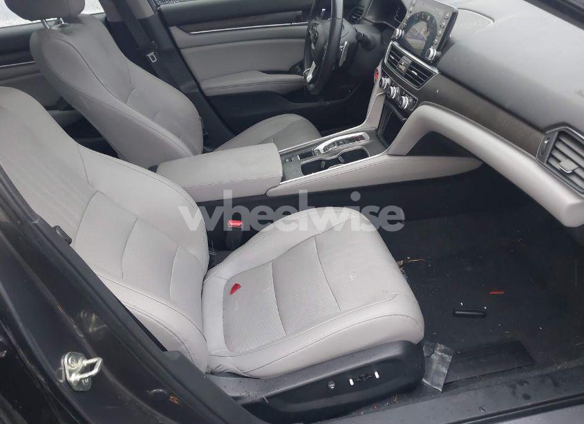 Photo 5 of 2019 Honda Accord TOURING 2.0T (VIN 1HGCV2F96KA021756)