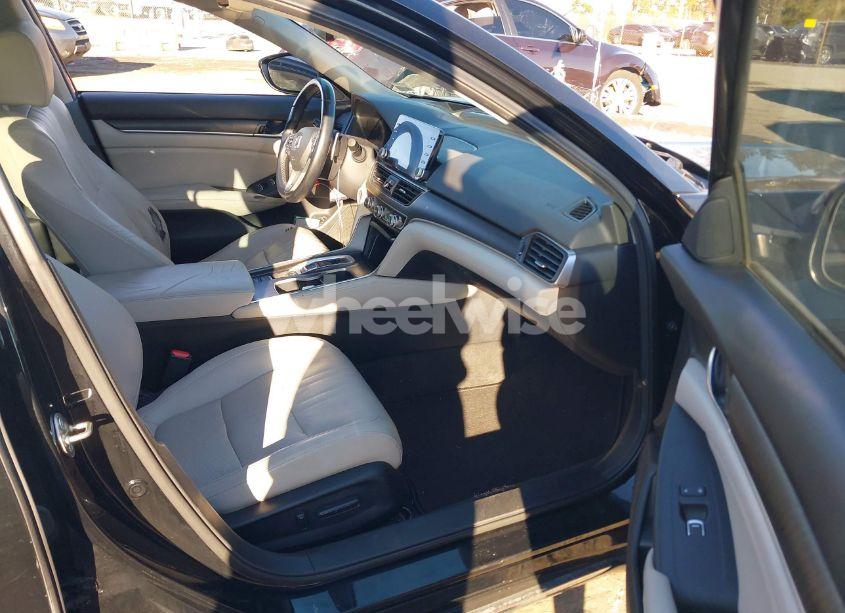 Photo 5 of 2018 Honda Accord TOURING 2.0T (VIN 1HGCV2F97JA016449)