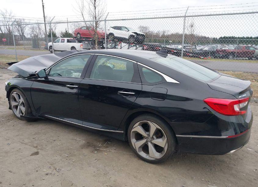 Photo 14 of 2018 Honda Accord TOURING 2.0T (VIN 1HGCV2F97JA028004)