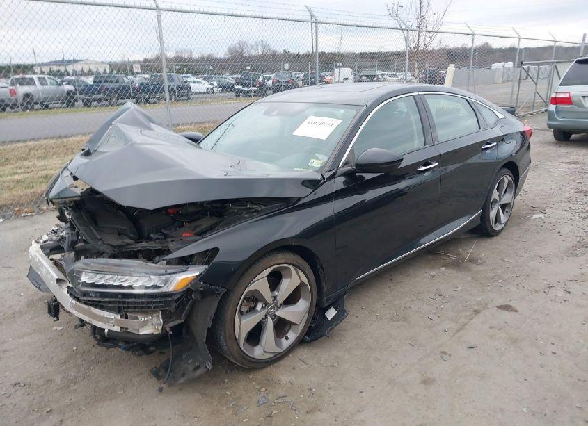 Photo 2 of 2018 Honda Accord TOURING 2.0T (VIN 1HGCV2F97JA028004)