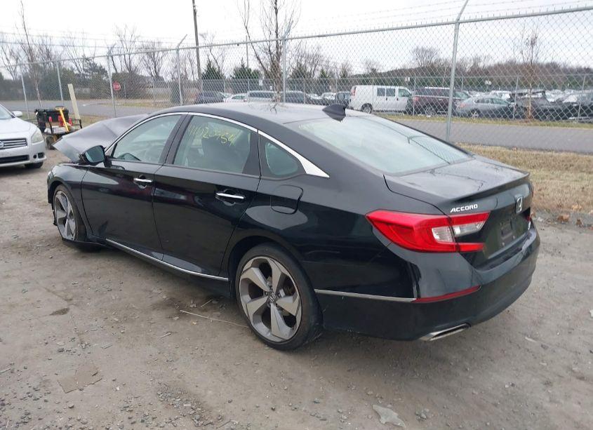 Photo 3 of 2018 Honda Accord TOURING 2.0T (VIN 1HGCV2F97JA028004)