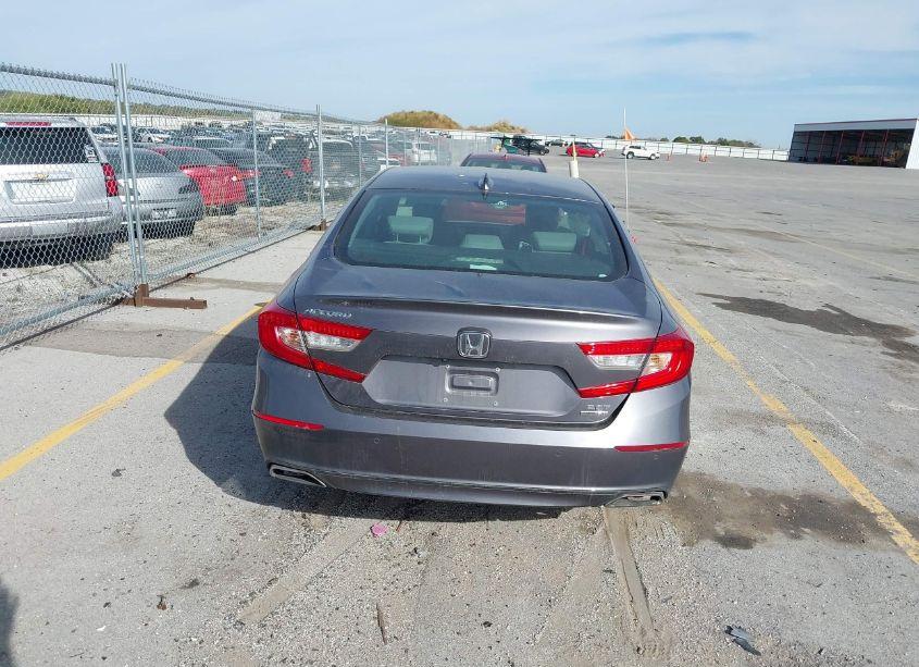 Photo 16 of 2018 Honda Accord TOURING 2.0T (VIN 1HGCV2F97JA051153)