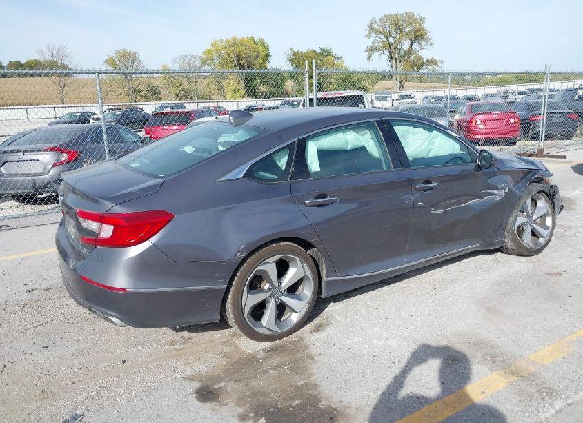 Photo 4 of 2018 Honda Accord TOURING 2.0T (VIN 1HGCV2F97JA051153)