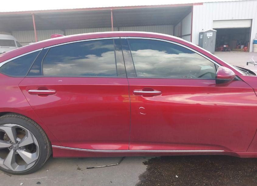 Photo 14 of 2018 Honda Accord TOURING 2.0T (VIN 1HGCV2F97JA053565)