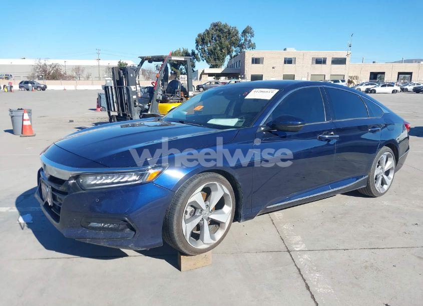 Photo 2 of 2019 Honda Accord TOURING 2.0T (VIN 1HGCV2F97KA008630)