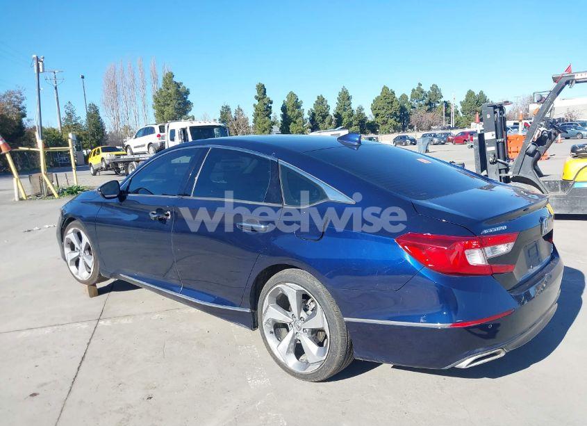 Photo 3 of 2019 Honda Accord TOURING 2.0T (VIN 1HGCV2F97KA008630)