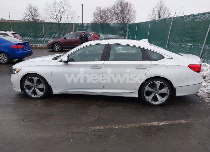 Photo 14 of 2019 Honda Accord TOURING 2.0T (VIN 1HGCV2F97KA014542)